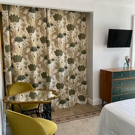 Bed & Breakfast Dimora Dei Minoriti 3*