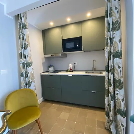 Dimora Dei Minoriti Bed & Breakfast 3*